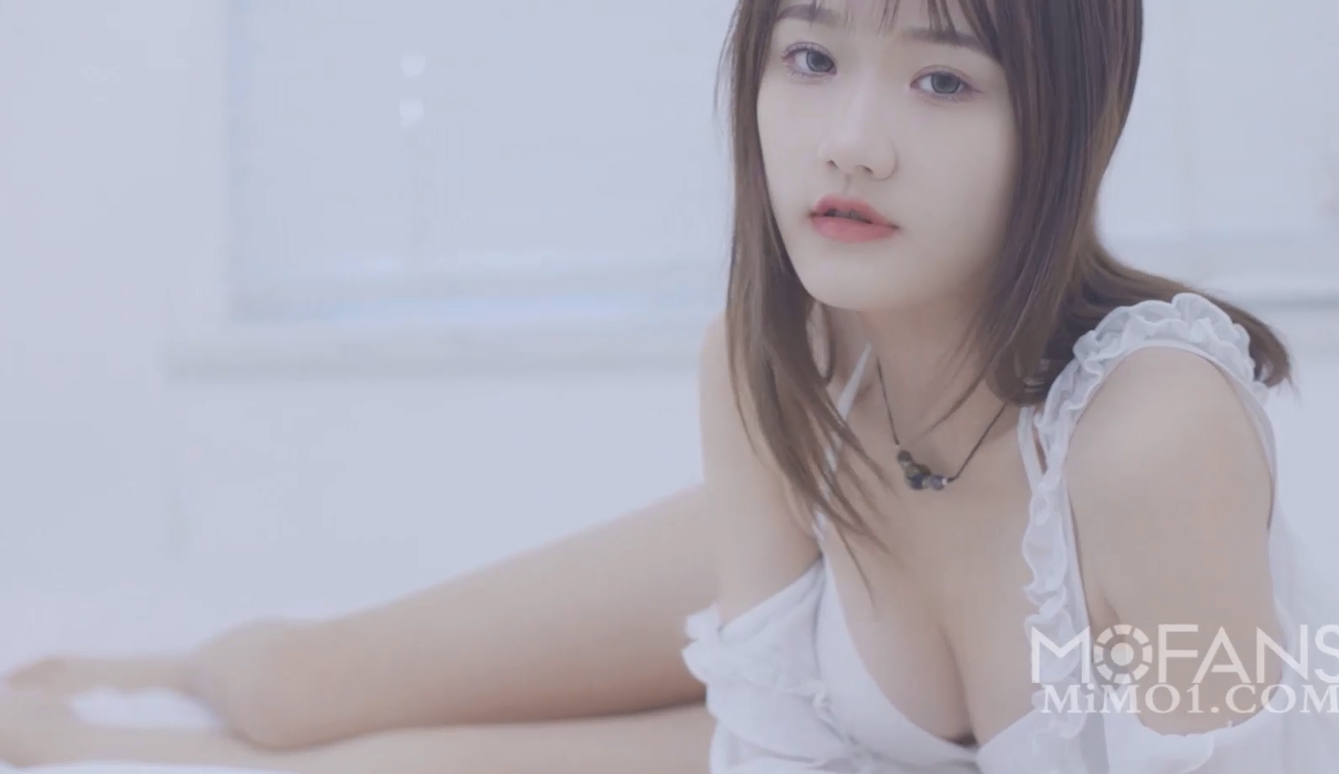 YW005期-婷婷白色内衣的妩媚-花絮视频