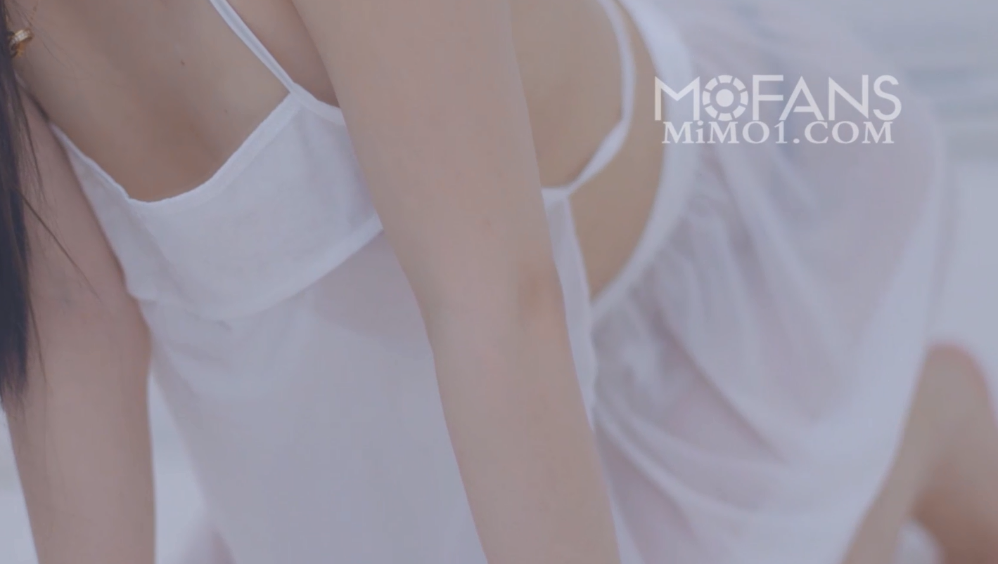 YW008期-语嫣白色蕾丝吊带真刺激-花絮视频